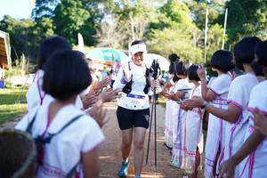 BIB: 3220
                            <button type="button" onclick="openModal(18992826)" class="btn btn-primary btn-sm float-right btn-popup" data-toggle="modal" data-target=".modal-high-quality">
                        <i class="fas fa-shopping-cart"></i> Add to Cart
                    </button>
                                            <button type="button" onclick="isThisMe(18992826, true)" class="btn btn-success btn-sm float-right btn-popup btn-isme hidden" data-toggle="tooltip" data-placement="bottom" title="นี่คือรูปของคุณใช่ไหม คลิกที่นี่เพื่อเอาเข้าอัลบั้ม">
                        <i class="fas fa-plus"></i> Add to album
                    </button>
                    <button type="button" onclick="isThisMe(18992826, false)" class="btn btn-warning btn-sm float-right btn-popup btn-isnotme hidden">
                        <i class="fas fa-ban"></i> Remove from album
                    </button>